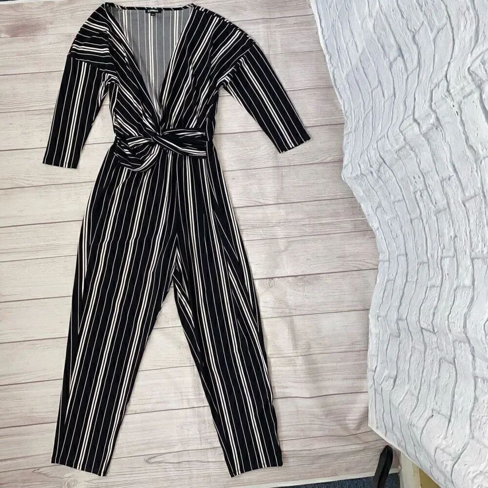 Express B&W stripe 3/4 sleeve jumpsuit w/front knot tie sz M